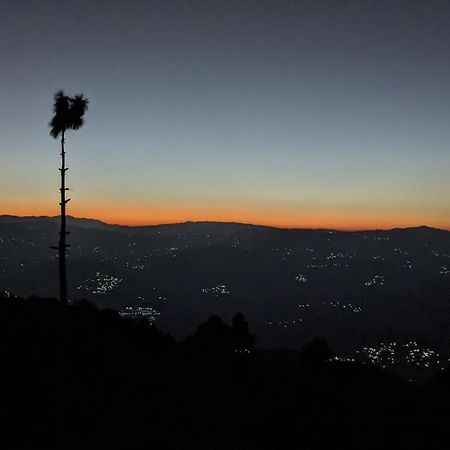 The Buransh Inn Almora Buitenkant foto