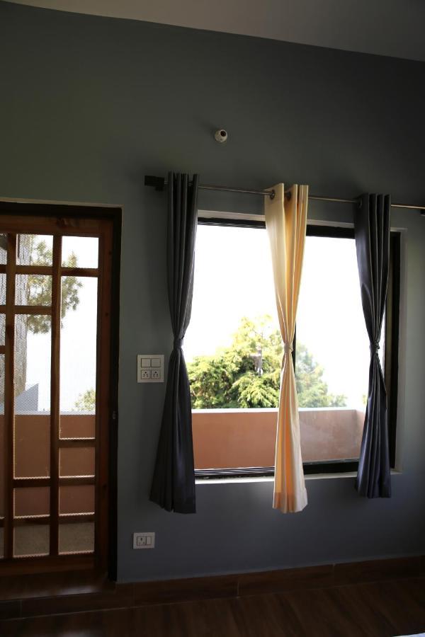 The Buransh Inn Almora Buitenkant foto