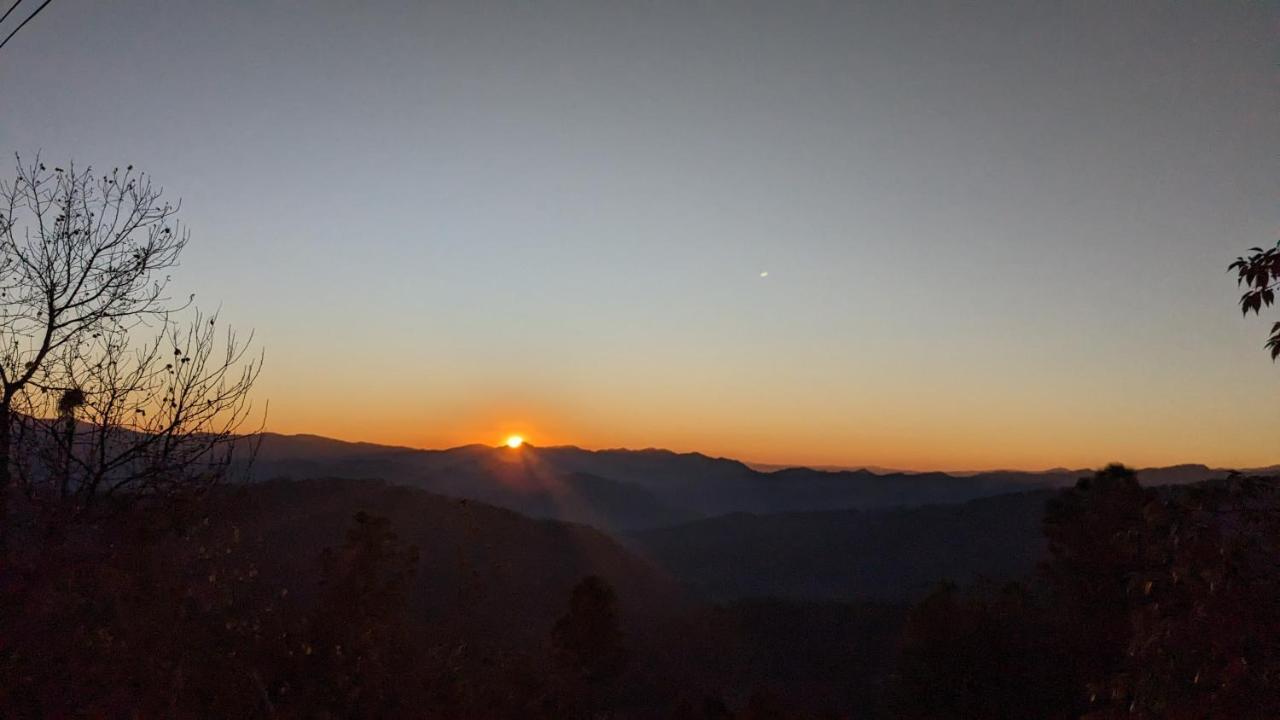 The Buransh Inn Almora Buitenkant foto